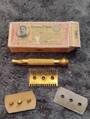 Genuine Gillette Men’s Gold Safety Razor - Gold